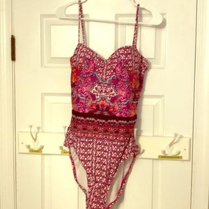 One-piece bathing suit